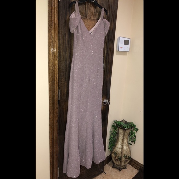 Night Way Collections Dresses & Skirts - Formal Dress Size 8 Prom Glitter Cold Shoulder NEW